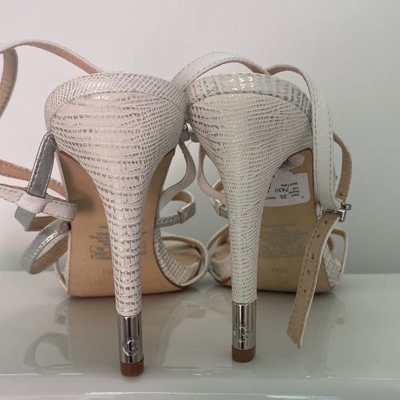 GUESS white and silver high heels - Picture 3 of 4